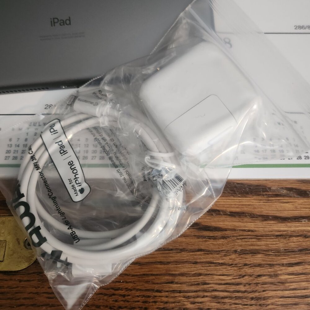 Ipad Pro 9.7  128 GB - Picture 4 of 4